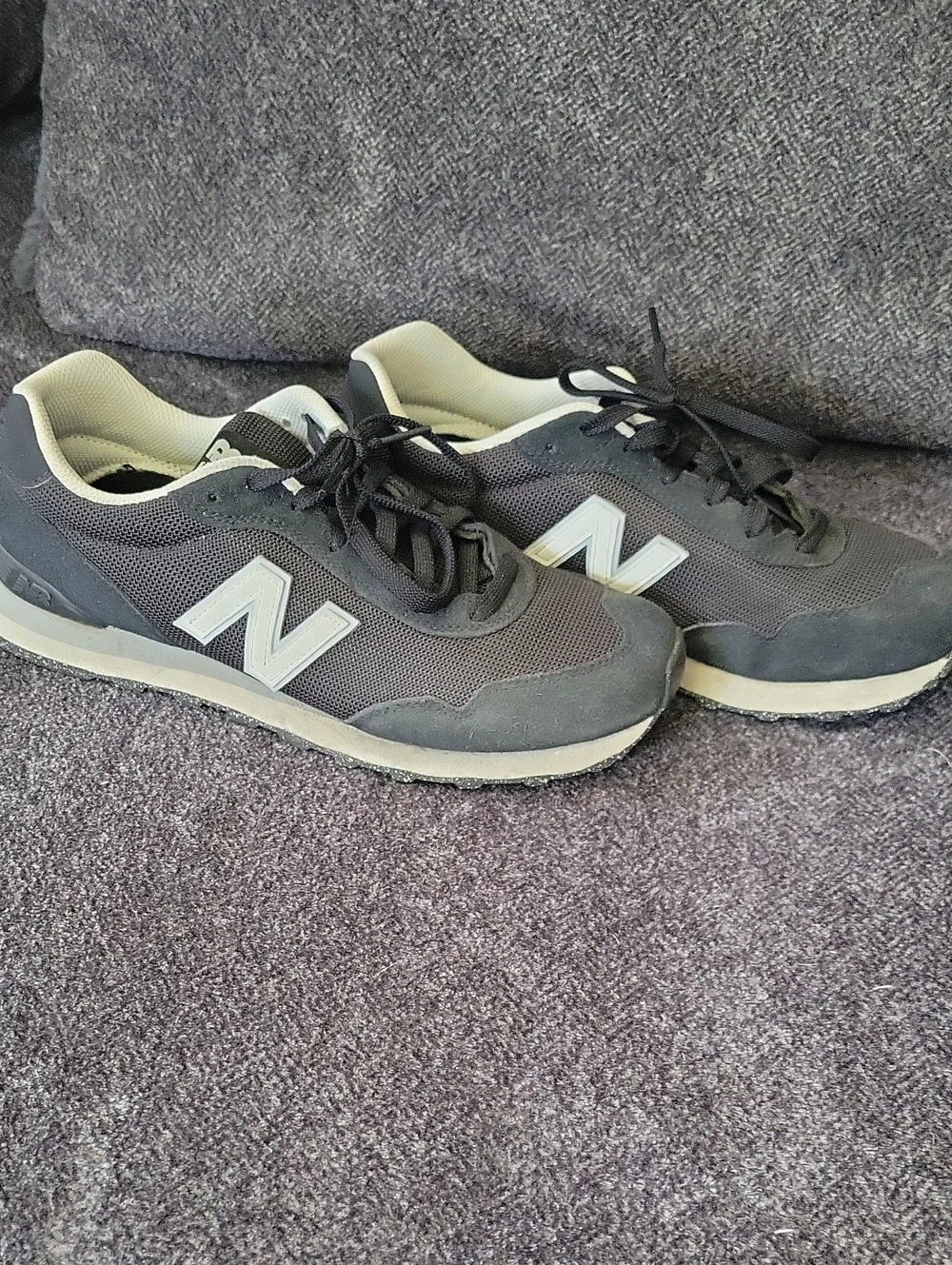 New Balance Men's Black and Gray Low-Top Sneakers
